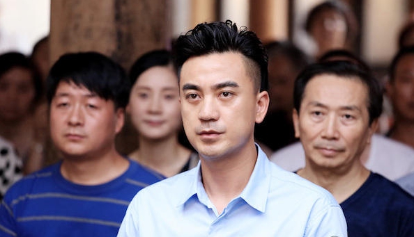 《青戀》正式登陸中央電視臺(tái)綜合頻道，強(qiáng)勢(shì)首播。劇中，演員張瑞涵飾演鄉(xiāng)村青年姚飛樂，有年輕人的熱血霸氣又十分講兄弟情誼，能上房揭瓦還能耍寶搞笑，不僅有個(gè)外國女朋友，而且很有上進(jìn)心，操著一口“流利”的方言很有喜感，是個(gè)輕松詼諧的人物。